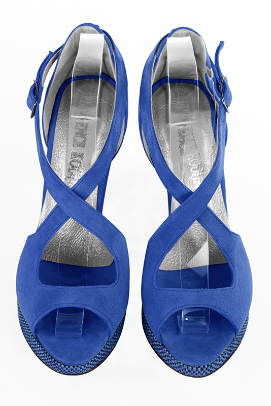 Electric blue women's closed back sandals, with crossed straps. Round toe. Very high slim heel with a platform at the front. Top view - Florence KOOIJMAN